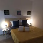 Casa Ocre Local Абрантиш