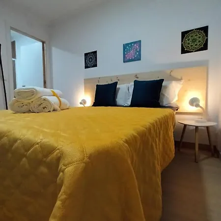 Casa Ocre Local Homestay Abrantes