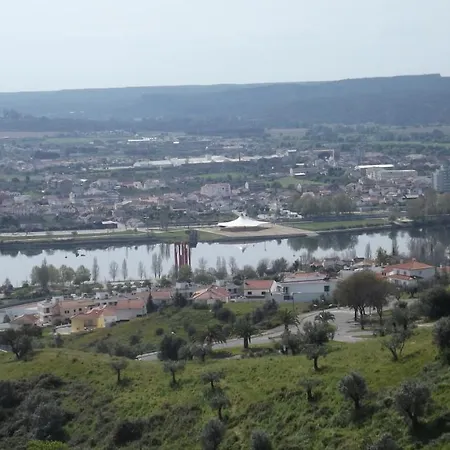 Homestay Casa Ocre Local