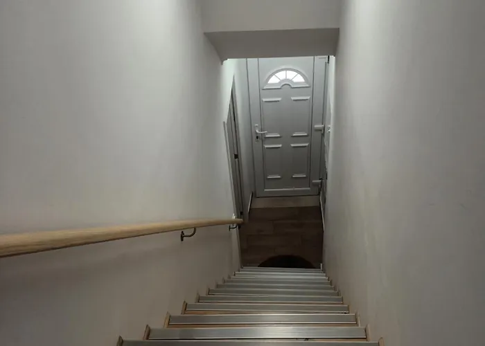 Casa Ocre Local * آبرانتس